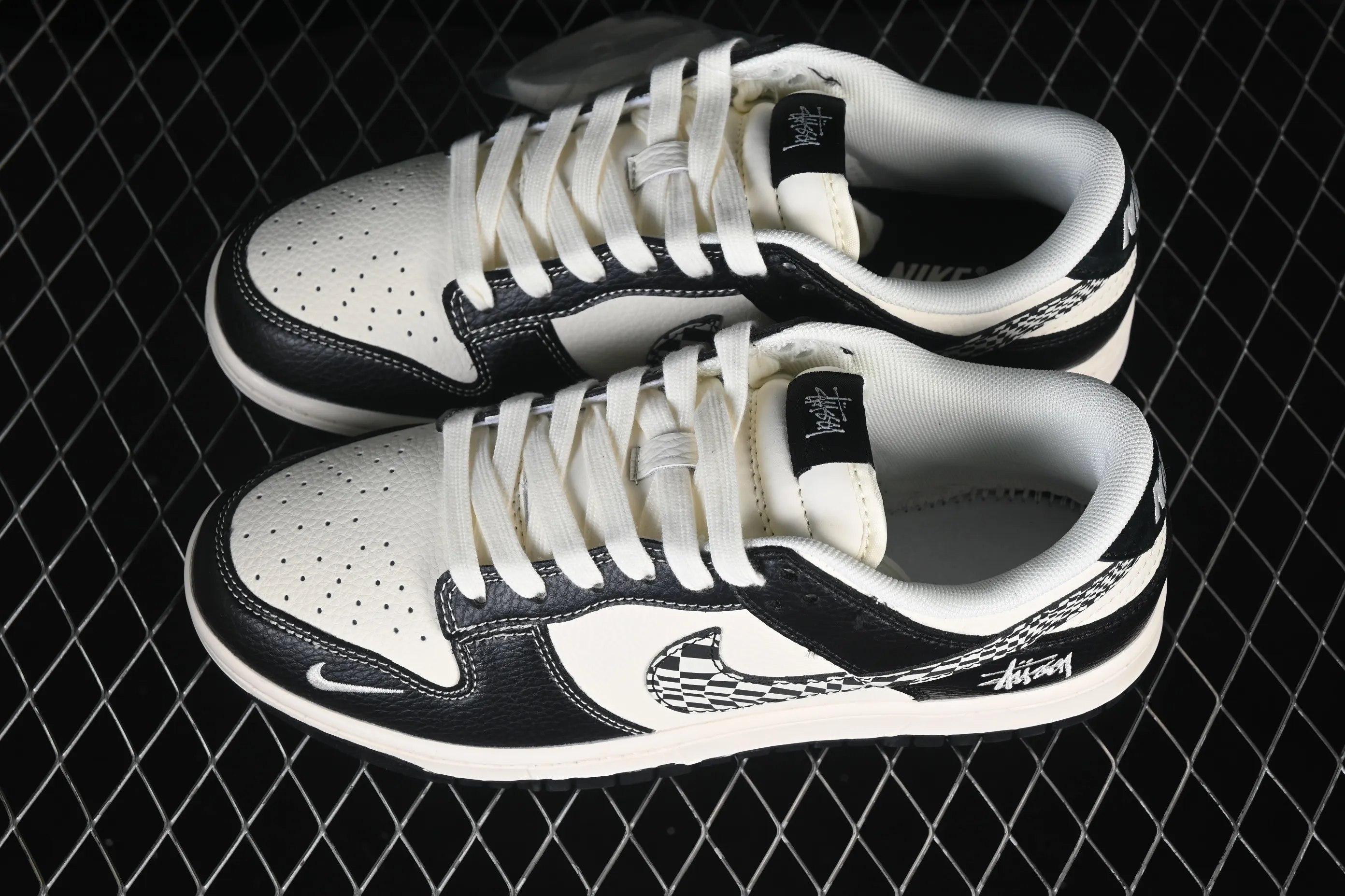 All categories Nk SB Dunk Series Nk SB Dunk Low High-end customized low-top sneakers Nike SB Dunk Low Stusi co-branded beige creative hook High-end customized low-top casual sneakers QW5836-029